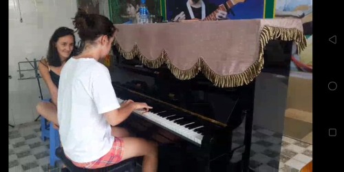 Cửa hàng bán đàn piano Biên Hòa
