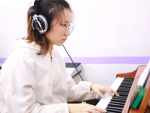Học Piano Dễ Dàng Cho Người Mới